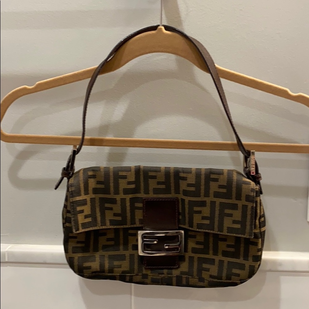 100% Authentic Classic Fendi Baguette Bag